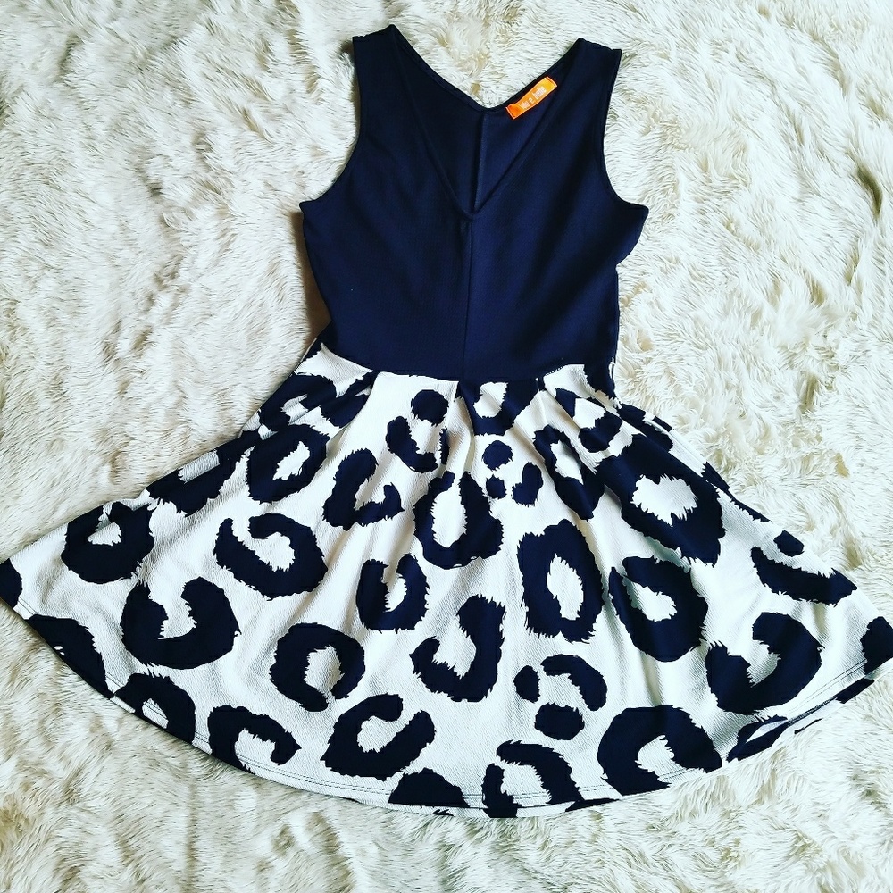 Modcloth classic black & white leopard print small